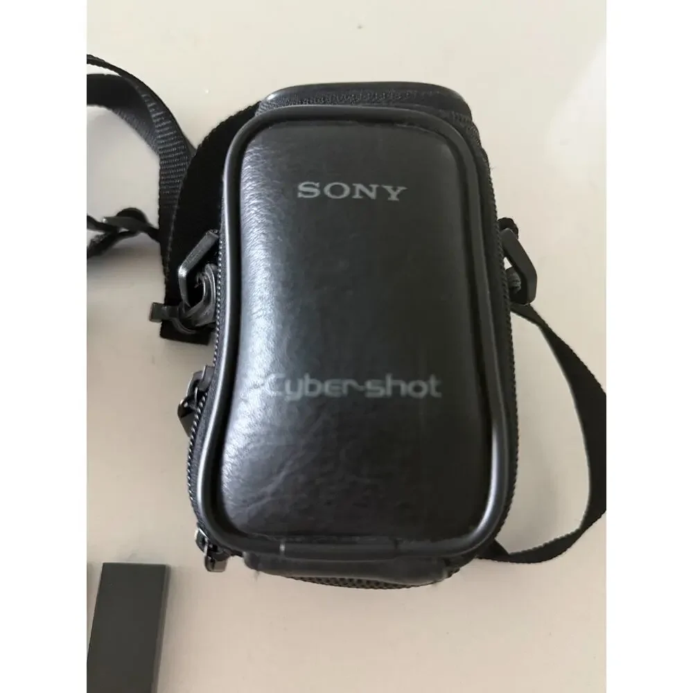 Sony Cyber-shot DSC-P5 3.2MP Digital Camera Tested w/ Charger 3 Batteries Case